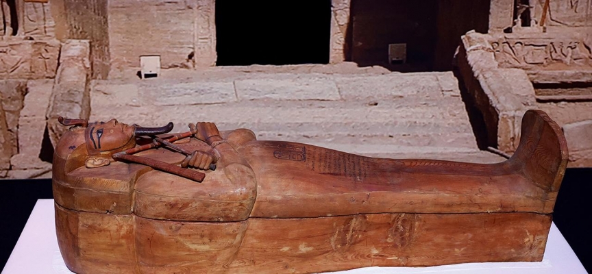 Firavun 2. Ramses tabutu 5 aylık sergi için Paris'e götürüldü