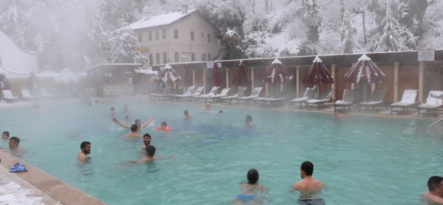 Dört mevsim sıcak suyuyla şifa arayanların adresi: Diyadin Kaplıcaları