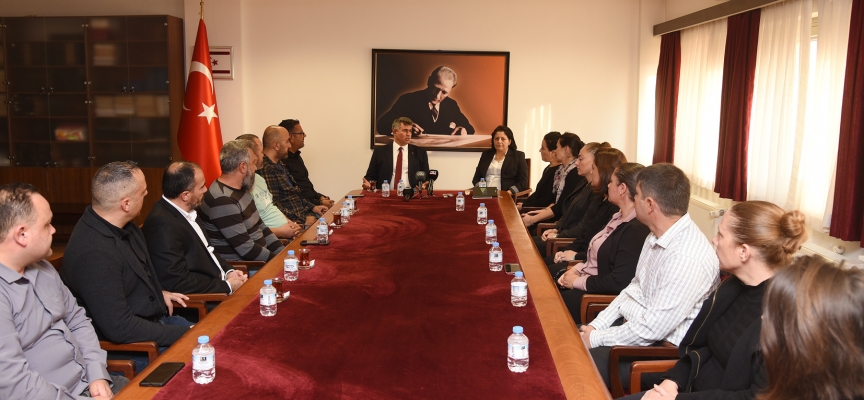 Şampiyon Melekler’in aileleri Türkiye’nin Lefkoşa Büyükelçisi Feyzioğlu’nu ziyaret etti