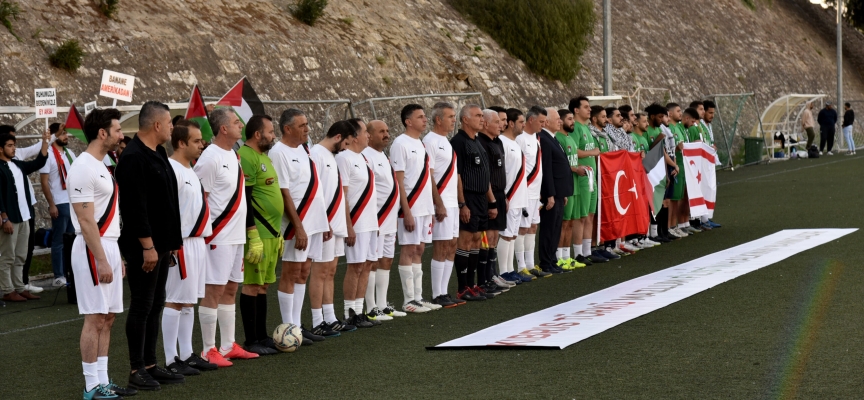 Meclis Futbol Takımı ile Filistin Karması dostluk maçı yaptı