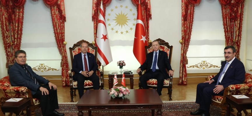 Başbakan Üstel: Kıbrıs konusu ile enerji, sağlık, ulaştırma ve eğitim alanlarında yapılacak yeni yatırımları ele aldık