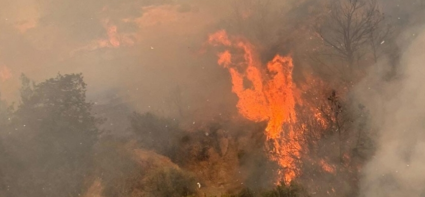Ağıllar Köyü’nde gece yarısı yeniden alevlenen yangın kontrol altına alındı, soğutma çalışmaları yapıldı