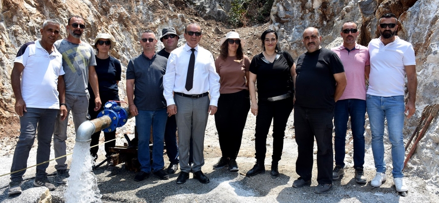 Ataoğlu,Çatalköy dağ eteklerinde keşfedilen su kaynağını yerinde inceledi:“Bugüne kadar keşfedilmiş en verimli su kaynağı”