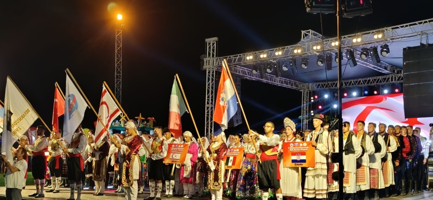 10. Patates Kültür Sanat Festivali ve 7. Halk Dansları Festivali  başladı