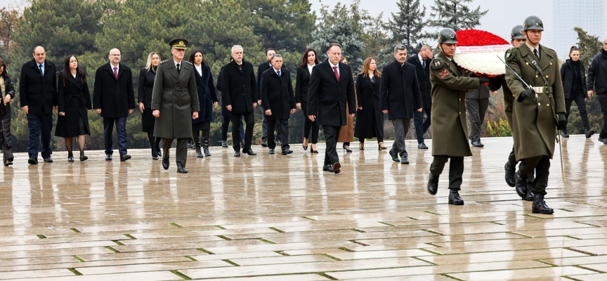 Öztürkler, Ankara temaslarına Anıtkabir’i ziyaret ederek başladı