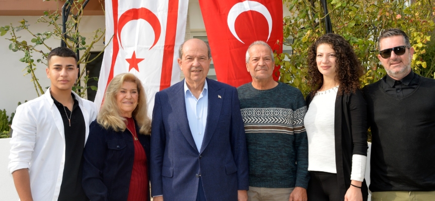 Cumhurbaşkanı Ersin Tatar, şehit ailelerini ziyaret etti