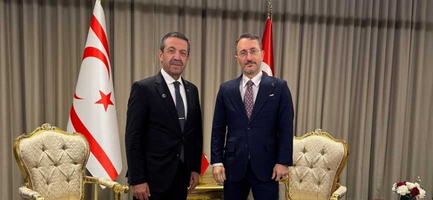 Dışişleri Bakanı Ertuğruloğlu, Türkiye Cumhurbaşkanlığı İletişim Başkanı Altun ile görüştü