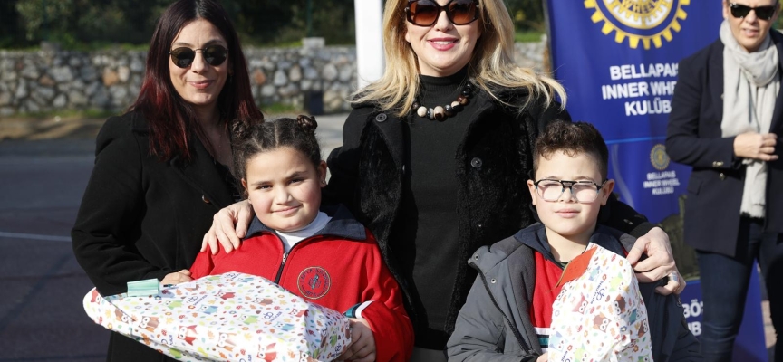 Cumhurbaşkanı Ersin Tatar’ın eşi Sibel Tatar’ın katılımıyla Lapta İlkokulu’nda çocuklara hediye dağıtıldı