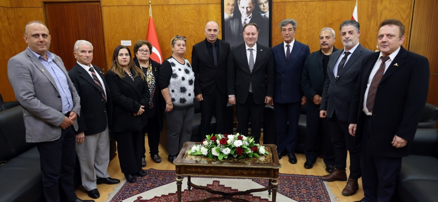 Meclis Başkanı Öztürkler Şehit Aileleri ve Malül Gaziler Derneğini kabul etti
