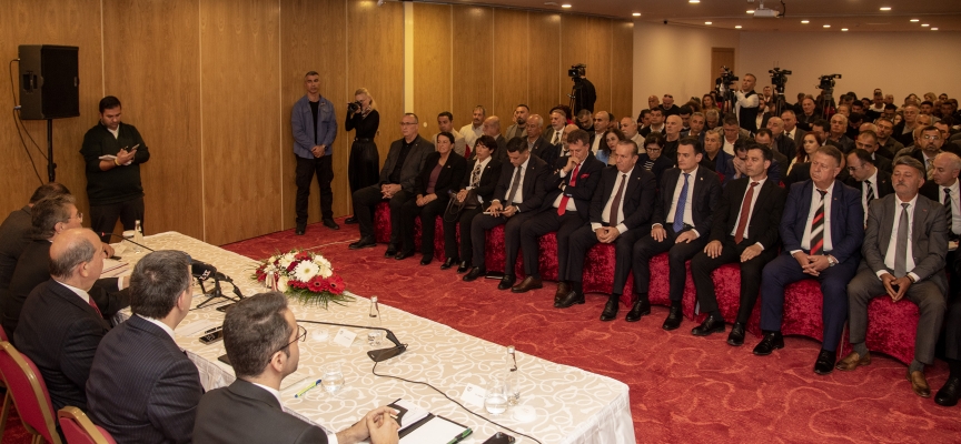 Tatar , Yılmaz ve Üstel’in de katılımıyla Muhtarlar Toplantısı yapıldı…. Yerel yönetimlerin güçlendirilmesinin önemi vurgulandı