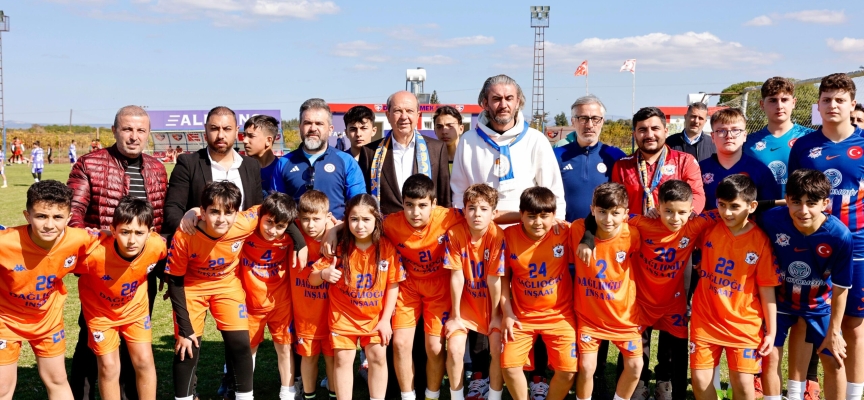 Cumhurbaşkanı Ersin Tatar, Şampiyon Melekler Futbol Anı Turnavası’nı izledi