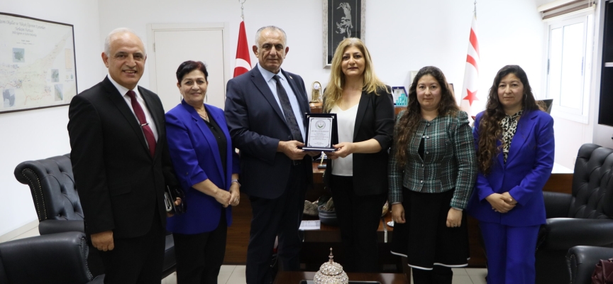 Çavuşoğlu:Türk İşaret Dili’nin öğretilmesi konusunda adımlar atacağız