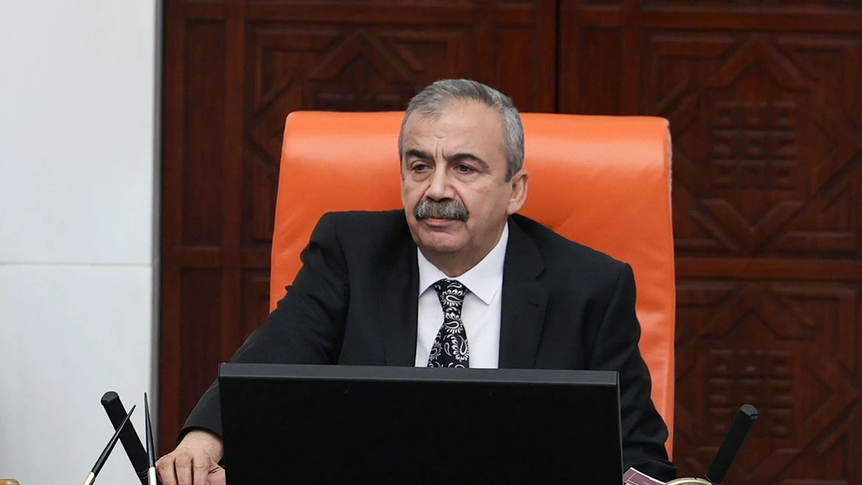 Cumhurbaşkanı Ersin Tatar’dan TBMM Başkanvekili Sırrı Süreyya Önder’e geçmiş olsun mesajı