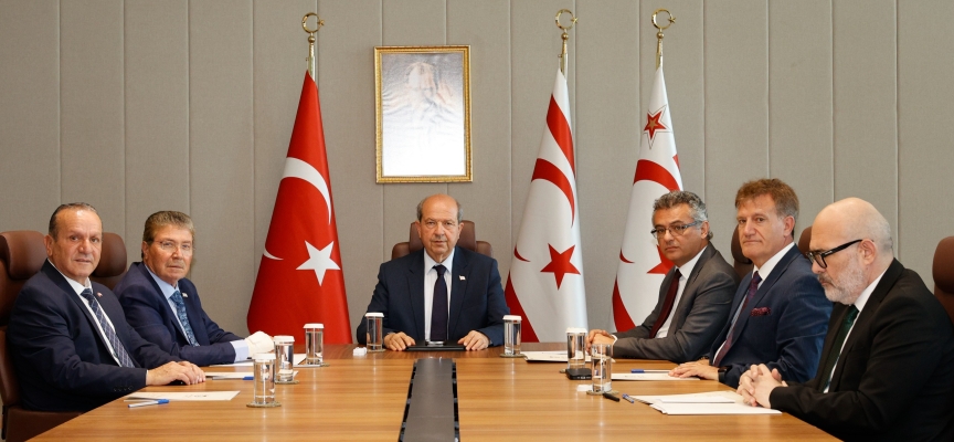 Cumhurbaşkanı Tatar, Meclis’te temsil edilen siyasi parti başkanlarıyla görüşüyor