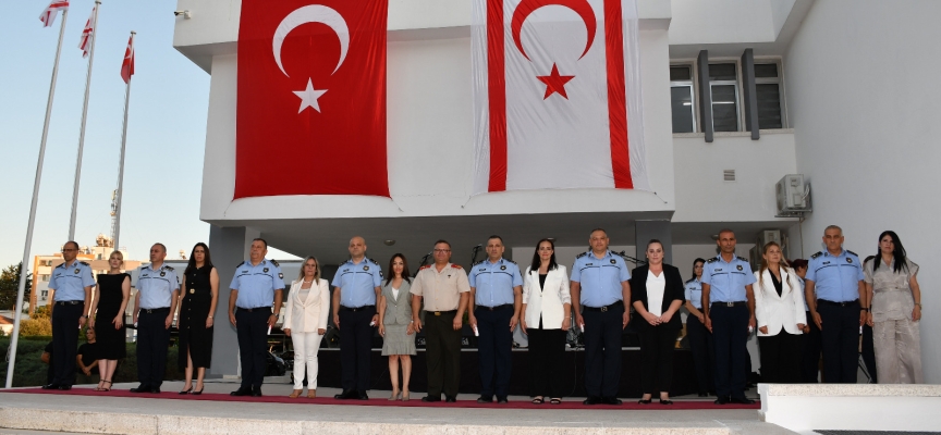 Terfi eden polislere rütbeleri takıldı