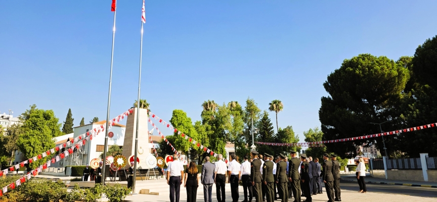 20 Temmuz Barış Harekatı’nın 51’inci yıl dönümü;Lefkoşa’daki ilk tören Şehitler Anıtı önünde düzenlendi
