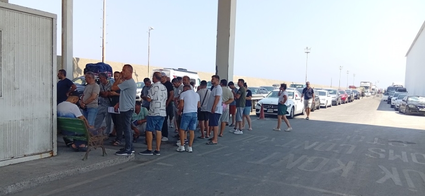 Gümrük Çalışanları Sendikası, Girne Turizm Limanı’nda iki saatlik uyarı grevi yaptı