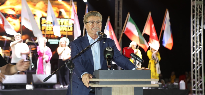 Üstel: KKTC’deki barış sayesinde birçok ülkeden çocuklarımız kendi kültürlerini sergilemek için buraya geldi