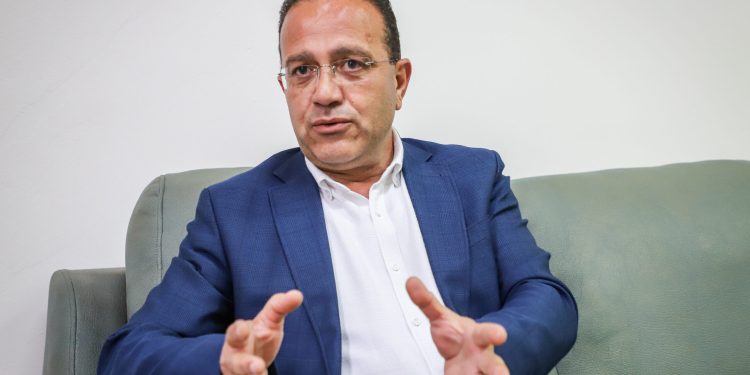 Erkut Şahali: Tatar’ın görüşleri ilgi görmeyince, sanatçıların arkasına sığındılar!