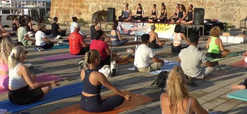 ‘Dünya Yoga Günü’ kapsamında Girne’de etkinlik gerçekleştirildi