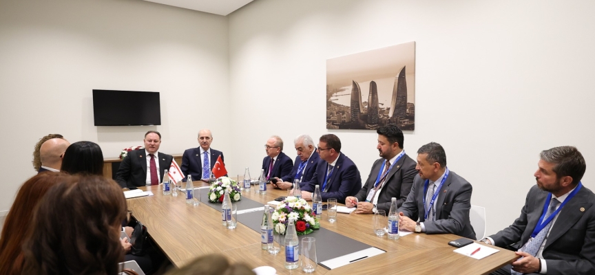 Meclis Başkanı Öztürkler, Bakü’de TBMM Başkanı Kurtulmuş ile görüştü