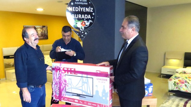 Özok Mobilya çekilişle 4 televizyon birden verdi