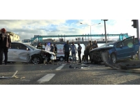 Erzurum'da iki otomobil kafa kafaya çarpıştı: 9 yaralı