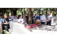 Kemal Sunal vefatının 22'nci yılında kabri başında anıldı