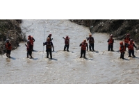 Sele kapılan kepçe operatörünü arama çalışmaları 7'nci gününde