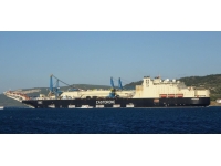 Karadeniz'e doğal gaz borularını döşeyecek gemi Çanakkale Boğazı'ndan geçti