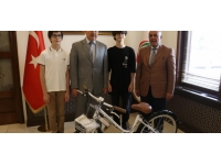 Yalova'da LGS'den tam puan alan öğrenciler ödüllendirildi