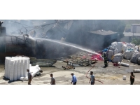 Kocaeli'de geri dönüşüm deposunda yangın