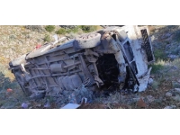 Tarım işçilerini taşıyan minibüs devrildi: 2 ölü, 18 yaralı