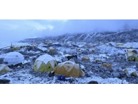 Pakistan'da zirve dönüşü iki dağcı ile iletişim kesildi, bir dağcı kayboldu