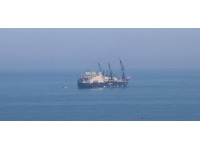 Derin denizde boru indirme işlemi yapacak gemi Zonguldak açıklarında