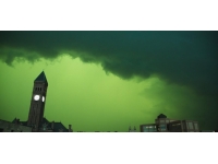 ABD’de gökyüzü yeşile döndü