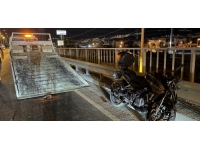 İzmir'de kamyona çarpan motosikletin sürücüsü öldü