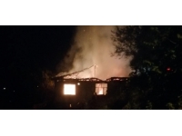 Sakarya'da bir evde çıkan yangını itfaiye söndürdü