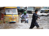 Pakistan'da şiddetli yağışlar nedeniyle ölenlerin sayısı 76'ya yükseldi