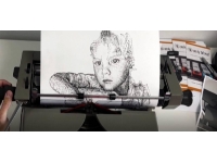 İngiliz sanatçı, daktilosuyla istediği resmi yapıyor