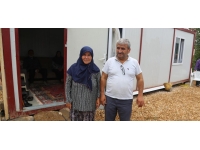 Bayram ziyaretindeyken evleri yıkılan çifte prefabrik konut verildi