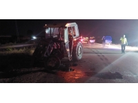 Tokat'ta otomobil ve traktör çarpıştı: 5 yaralı