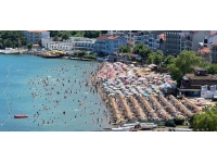 Amasra'da plajda şemsiye açacak yer kalmadı