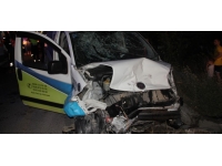 Aydın'da hafif ticari araç ile otomobil çarpıştı: 6 yaralı