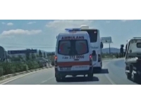 Israrla ambulansa yol vermeyen yolcu otobüsü kamerada