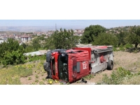 Kayseri'de itfaiye aracı devrildi: 4 itfaiye eri yaralandı