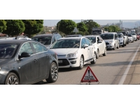 Tatilciler dönüş yolunda: Trafik zaman zaman durma noktasına geldi