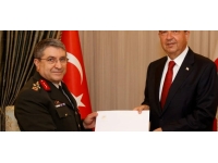 Cumhurbaşkanı Tatar, TC Milli Savunma Bakanlığı temsilcisi Orgeneral Bayraktaroğlu’nu kabul etti