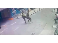 Otopark görevlisi hırsızı tekme atarak yakaladı