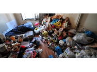 Çöp evde atıkların arasında bulunan çocuk koruma altına alındı